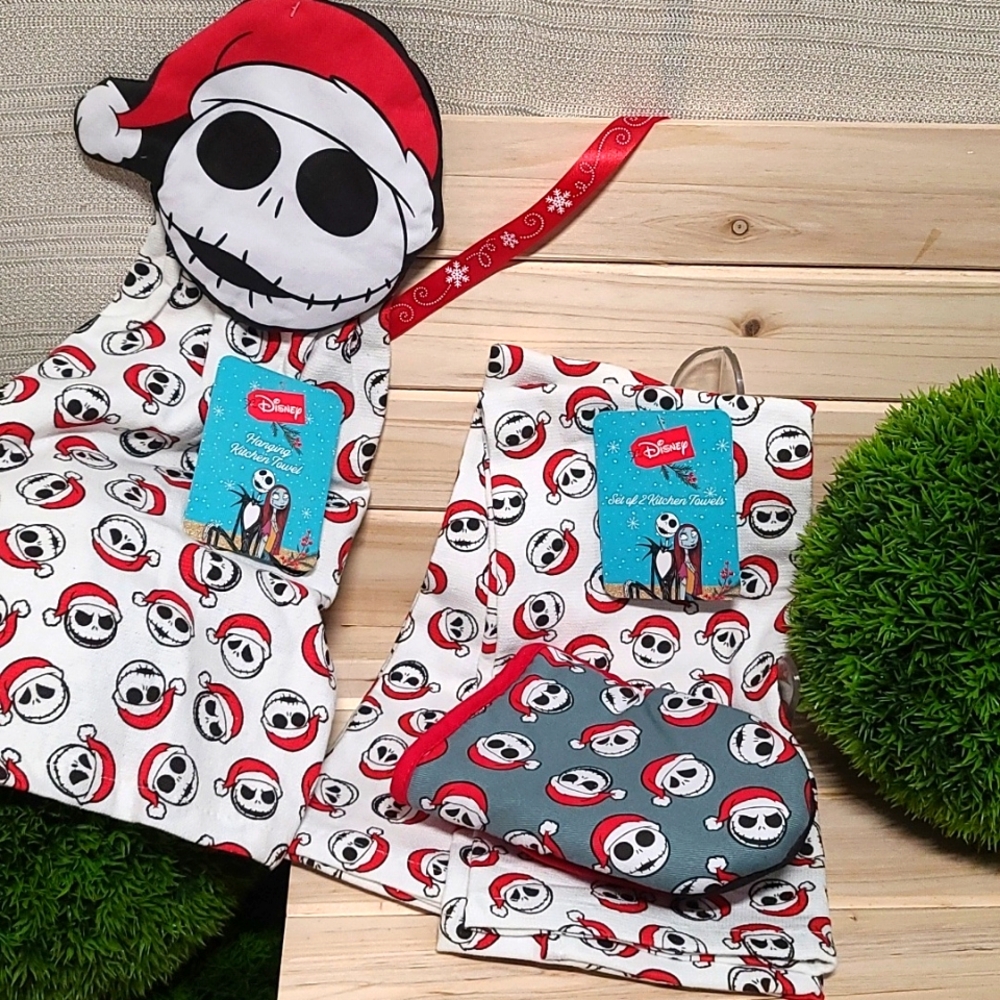 Nightmare Before Christmas Disney kitchen towels & mitt set NWT- set of 4 - Picture 4 of 7